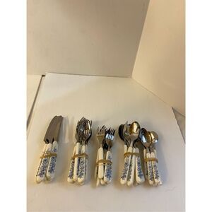 Pfaultzgraff?Corning Corelle? stainless steel silverware white blue flowers